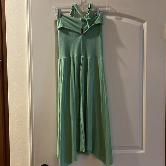 Dress- halter hardtail light green stretchy fabric -midi uneven hem - Picture 5 of 6